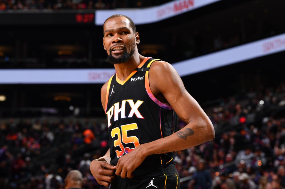 他在接受采 他在接受采